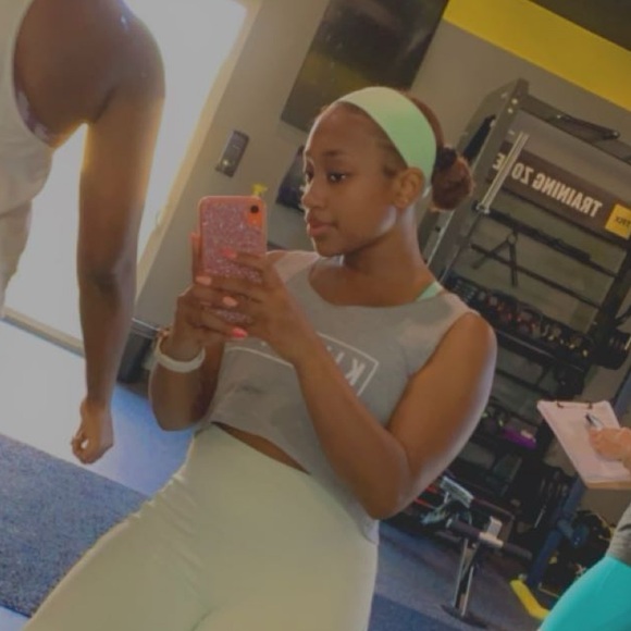 Killing it Hi-Lo crop - Picture 3 of 4